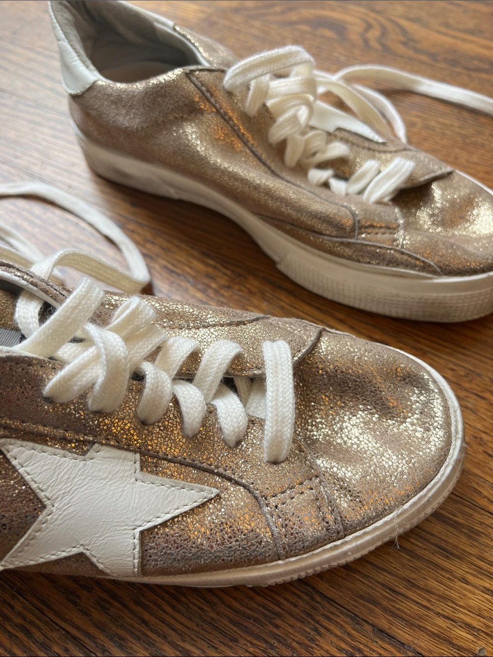 GOLDEN GOOSE METALLIC GOLD SNEAKERS 35 - Picture 3 of 8